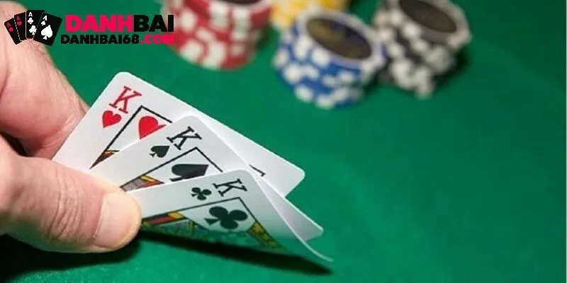 Ba lá bài mở đầu cho cách chơi liêng