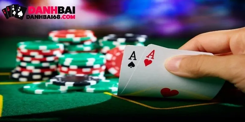Bộ bài được chia đều trước mỗi ván