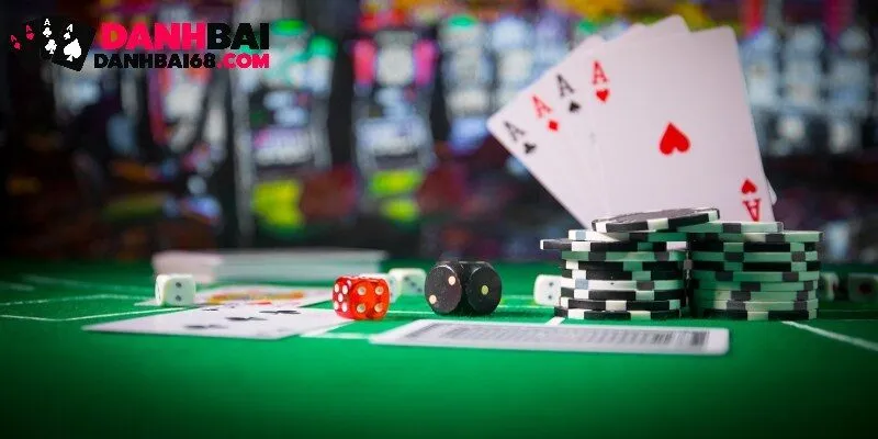 Ván bài kết thúc khi ba lá mở đủ